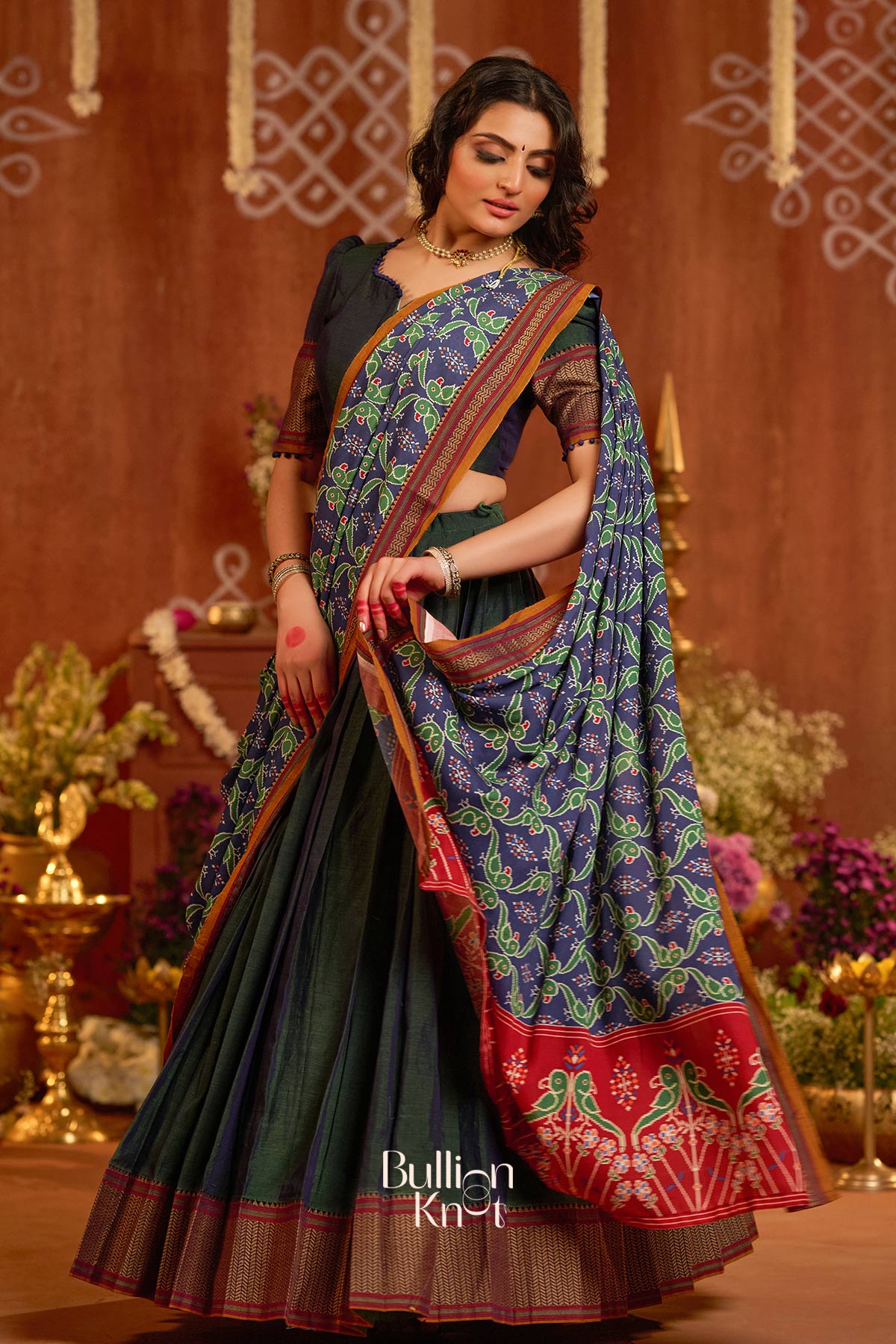 Dhiwija Handloom Half Saree in Dual Tone